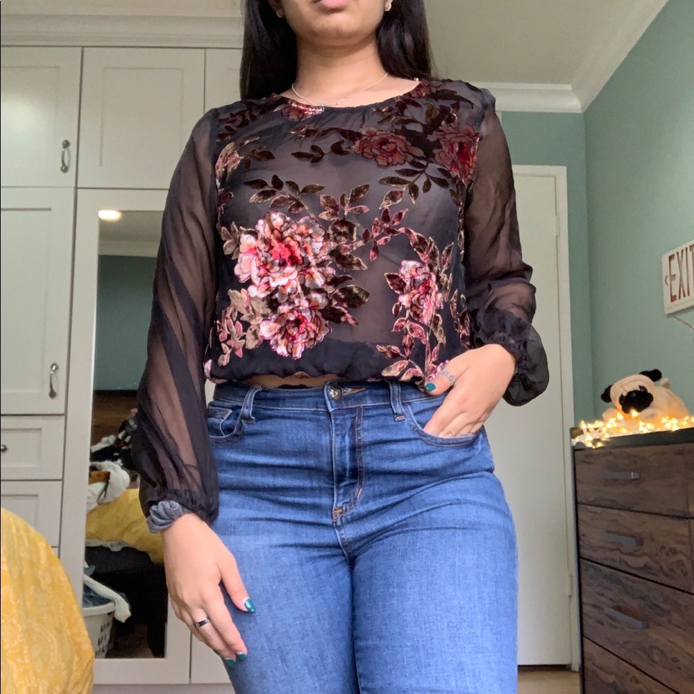 Floral lace mesh full sleeve top